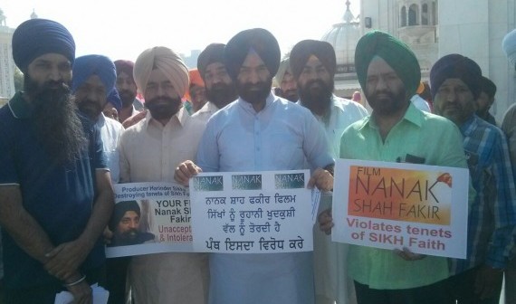 DSGMC official joins protest against contoversial movie ‘Nanak Shah Fakir’